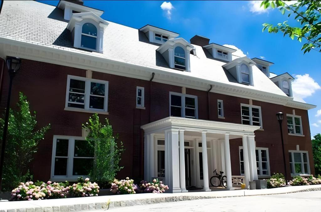 The George Montclair Hotel Exterior photo